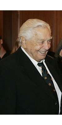 Yuri Lyubimov, Russian stage actor and director, dies at age 97